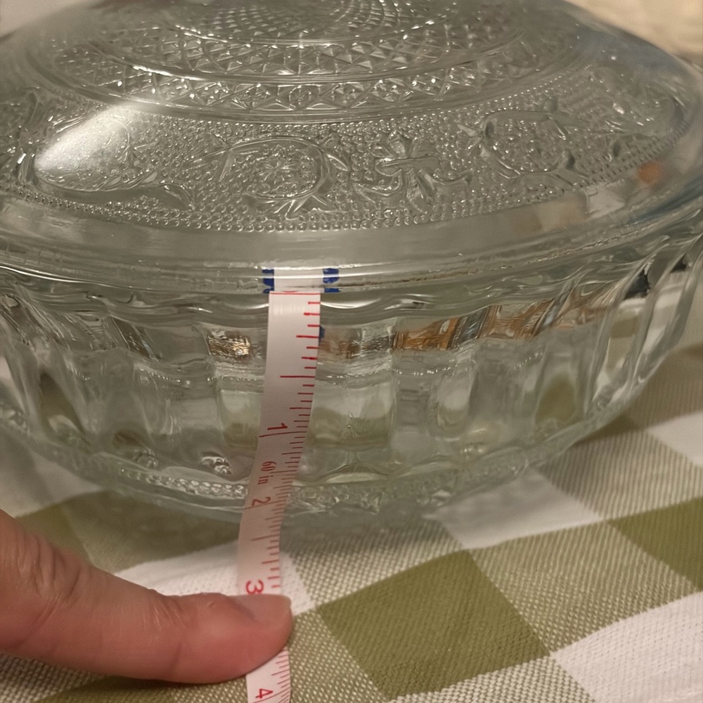 Vintage 1980s KIG Malaysia Fleur-de-lis glass candy/trinket/body powder dish - Picture 8 of 8